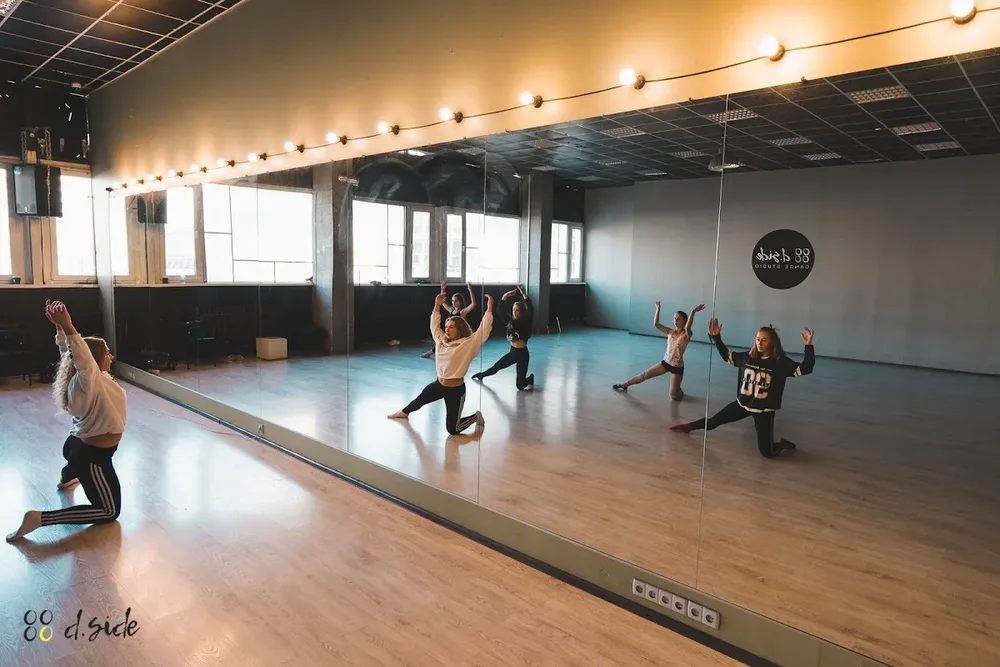 D.Side Dance Studio - 2