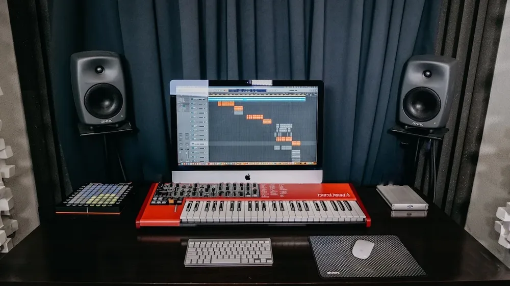Міжнародні курси написання електронної музики MUSIC MAKER